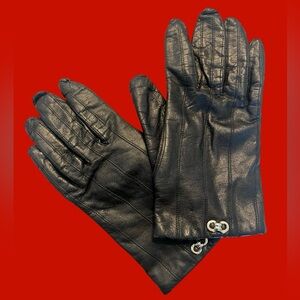 Vintage Ladies Black Leather Gloves